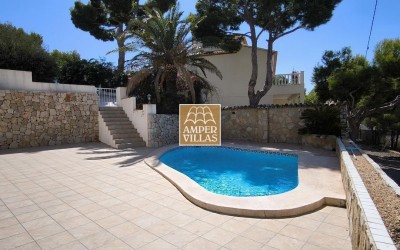 Beautiful and spacious Mediterranean villa with large terraces.